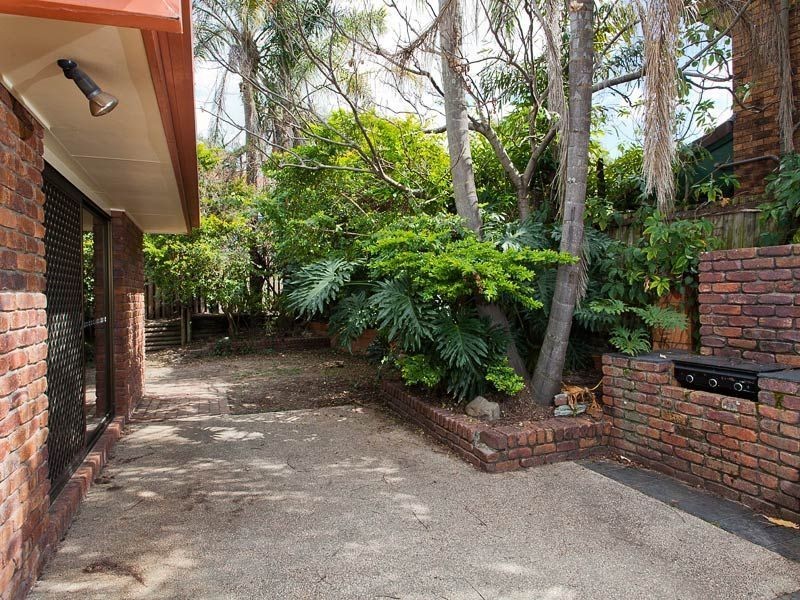 50 Parton St, Stafford Heights QLD 4053