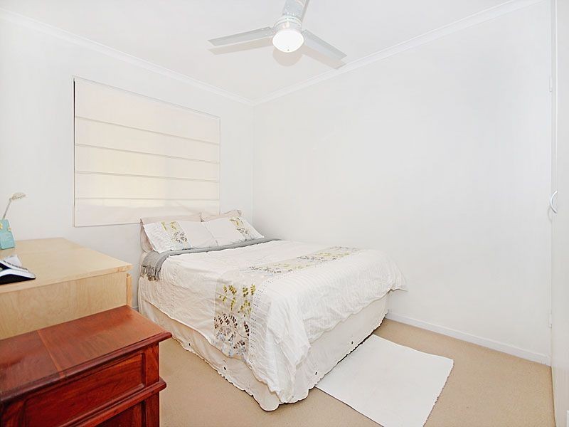 27 Tarcoola Ave, Ferny Hills QLD 4055