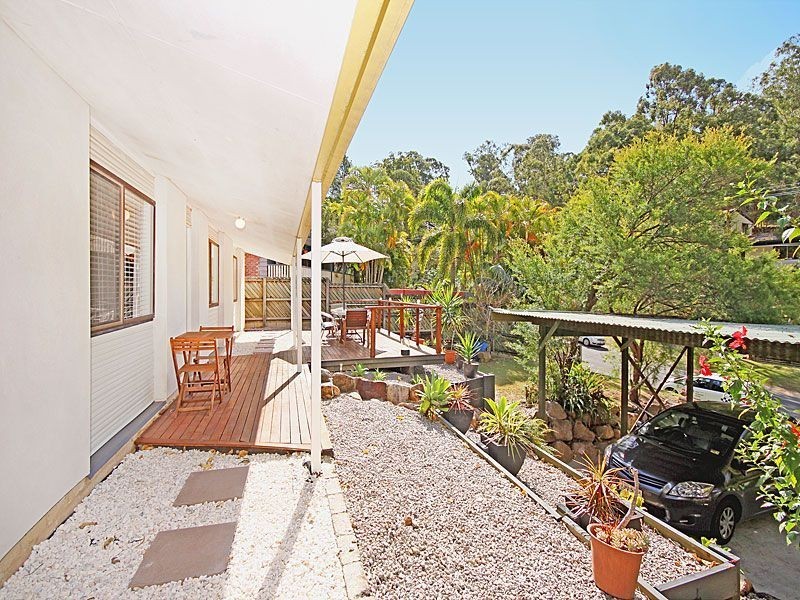 27 Tarcoola Ave, Ferny Hills QLD 4055