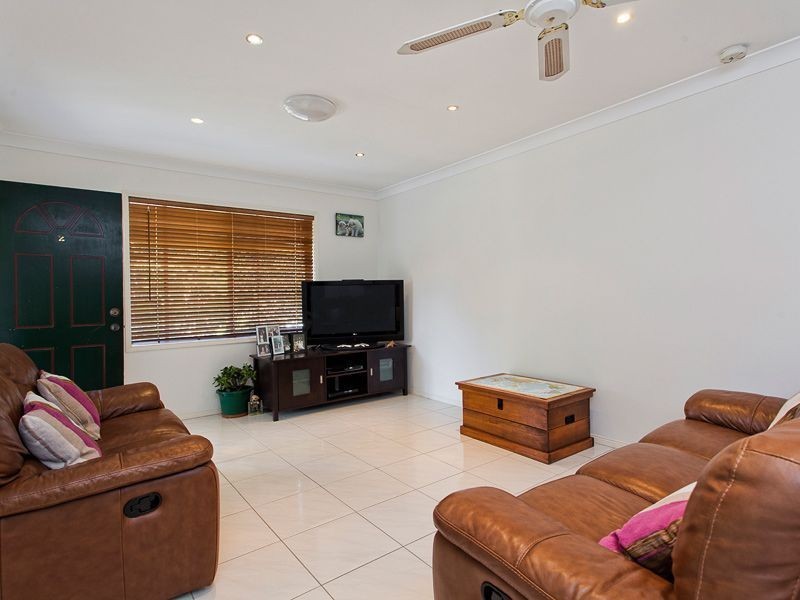 2/36 Leslie St, Arana Hills QLD 4054