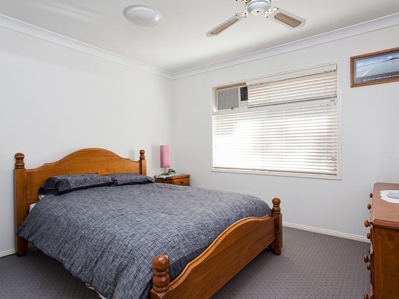 2/36 Leslie St, Arana Hills QLD 4054