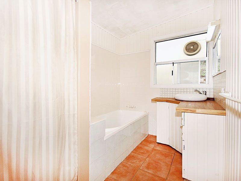 50 Cobbity Crescent, Arana Hills QLD 4054