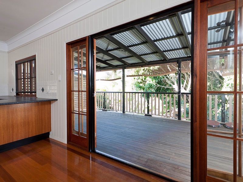 4 Bank Street, Windsor QLD 4030