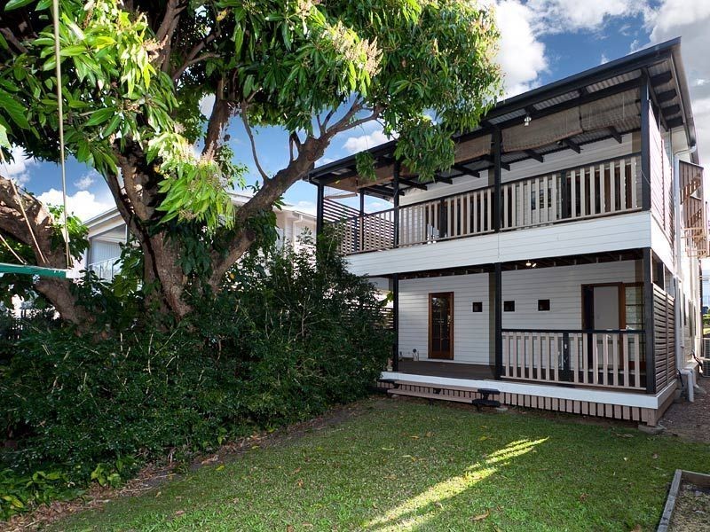 4 Bank Street, Windsor QLD 4030