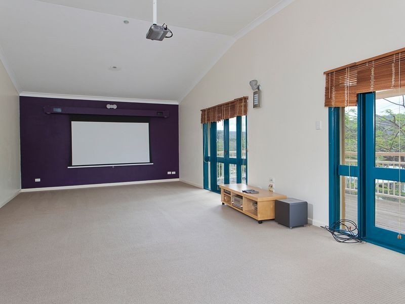 69 Leslie Street, Bardon QLD 4065
