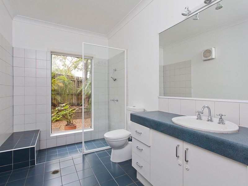 69 Leslie Street, Bardon QLD 4065