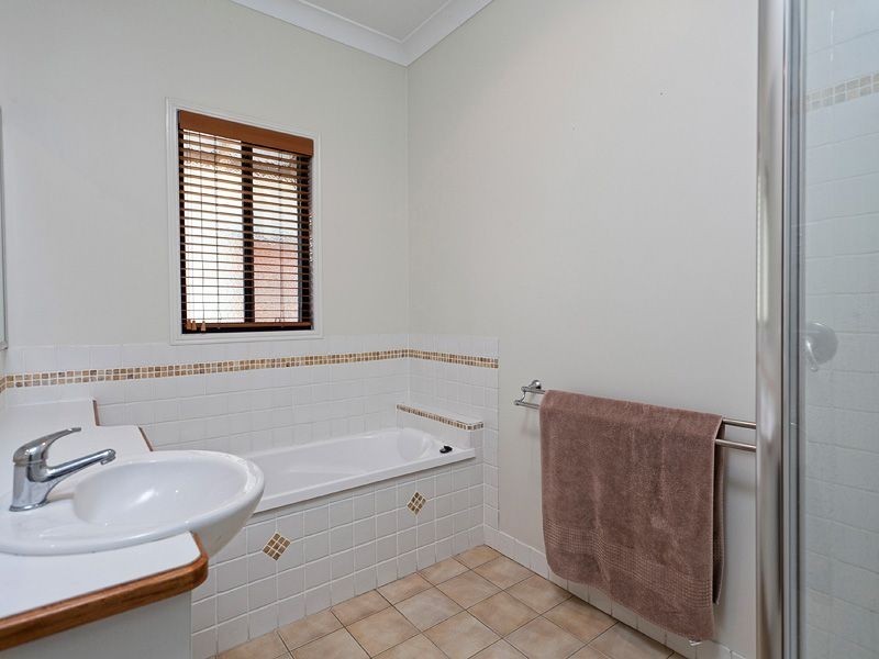 4 Bank Street, Windsor QLD 4030