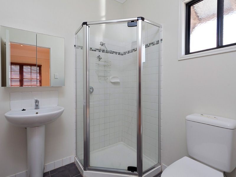 4 Bank Street, Windsor QLD 4030