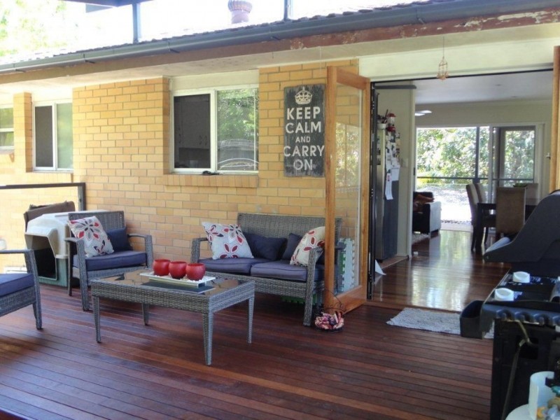 32 Tarnook Dr, Ferny Hills QLD 4055