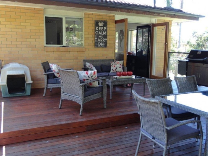 32 Tarnook Dr, Ferny Hills QLD 4055