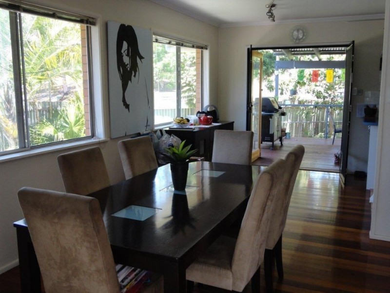 32 Tarnook Dr, Ferny Hills QLD 4055