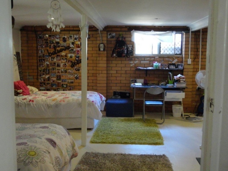 32 Tarnook Dr, Ferny Hills QLD 4055