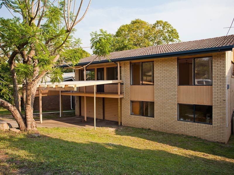 74 Dobell Street, Indooroopilly QLD 4068