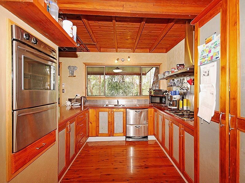 38 Caesar Road, Arana Hills QLD 4054