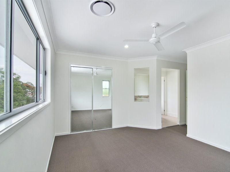 10 Cooper Rd, Northgate QLD 4013