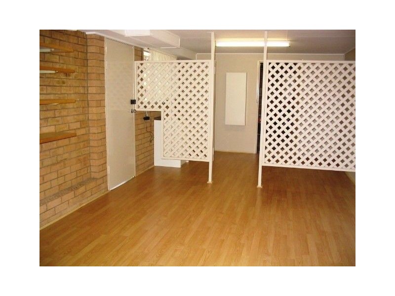 6 Owarra Avenue, Ferny Hills QLD 4055