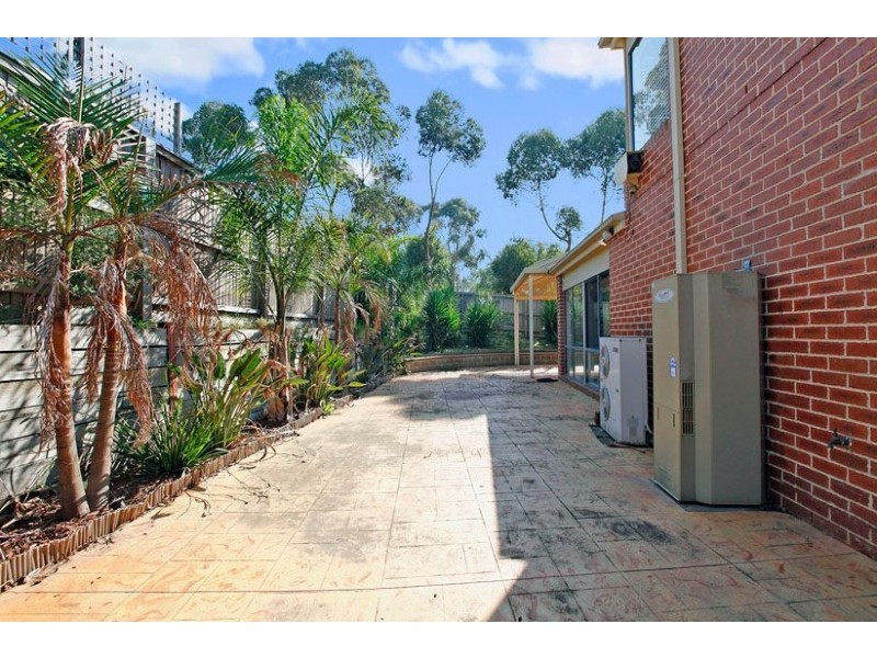 8 Castlehill Avenue, Greenvale VIC 3059