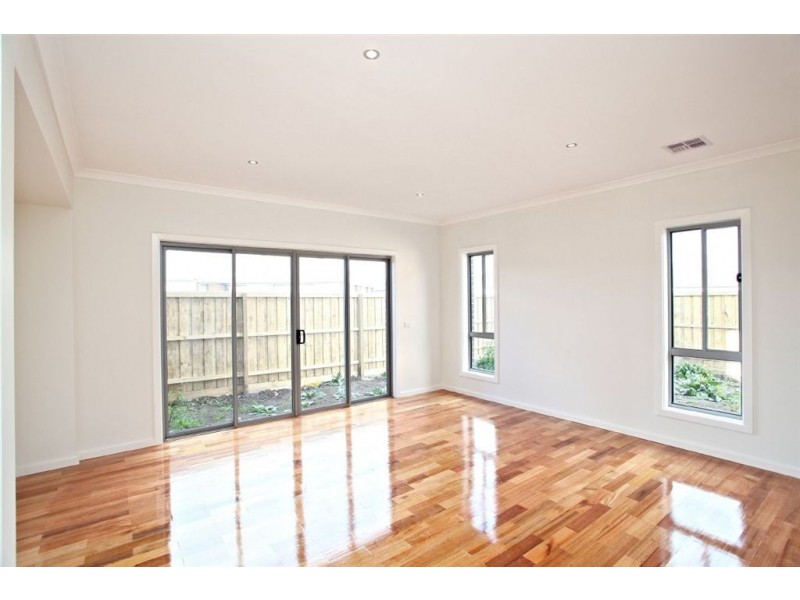 16 Loughton Avenue, Epping VIC 3076