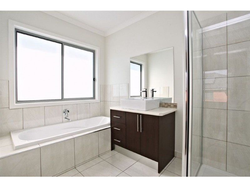 16 Loughton Avenue, Epping VIC 3076