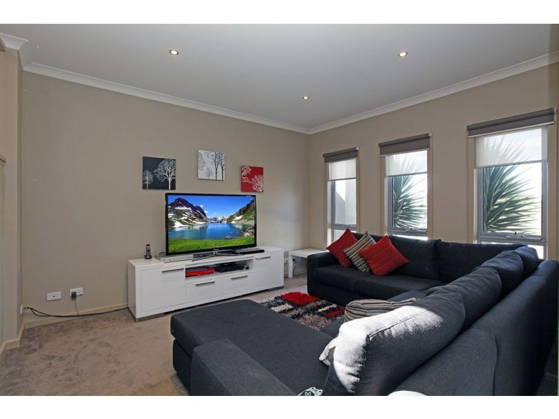 6 Manor House Drive, Epping VIC 3076