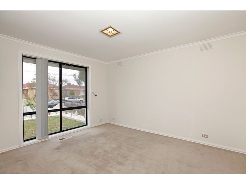 11 Pinnacle Court, Lalor VIC 3075