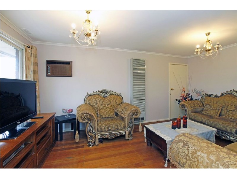 7 Rochester Drive, Thomastown VIC 3074