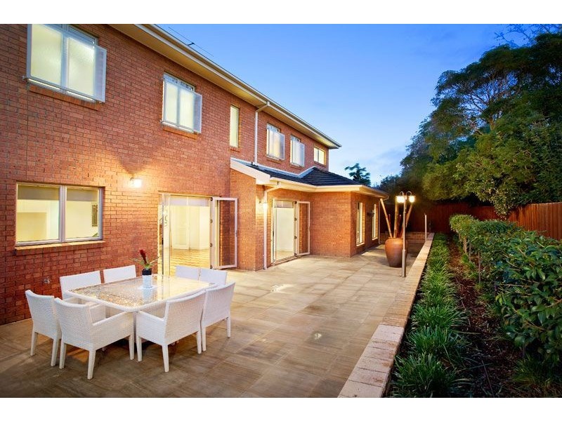 21 Violet Grove, Kew East VIC 3102