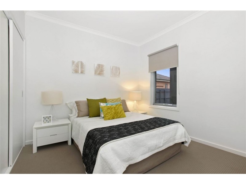 2/18 Waratah Street, Thomastown VIC 3074