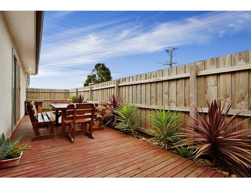 76 Mount View Road, Thomastown VIC 3074
