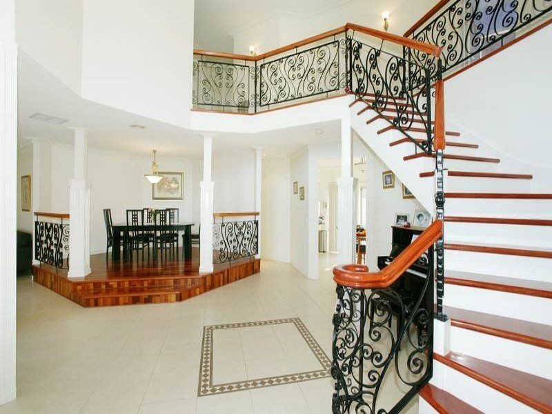 14 Shamrock Drive, Mill Park VIC 3082