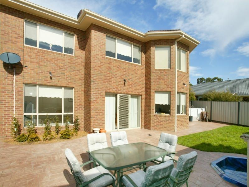 14 Shamrock Drive, Mill Park VIC 3082