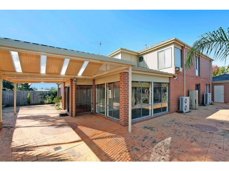 8 Castlehill Avenue, Greenvale VIC 3059