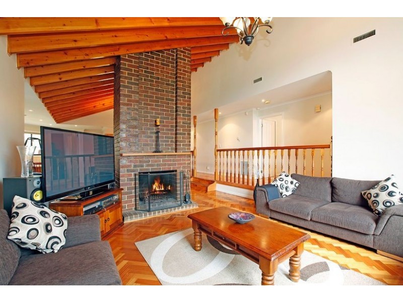 104 Prince of Wales Avenue, Mill Park VIC 3082