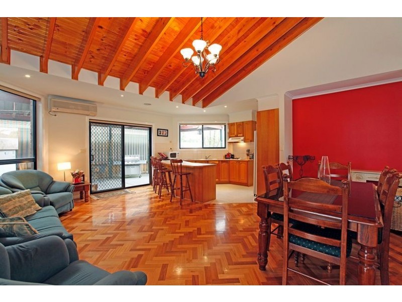 104 Prince of Wales Avenue, Mill Park VIC 3082