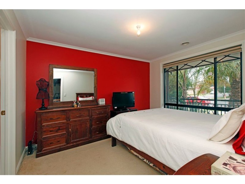104 Prince of Wales Avenue, Mill Park VIC 3082