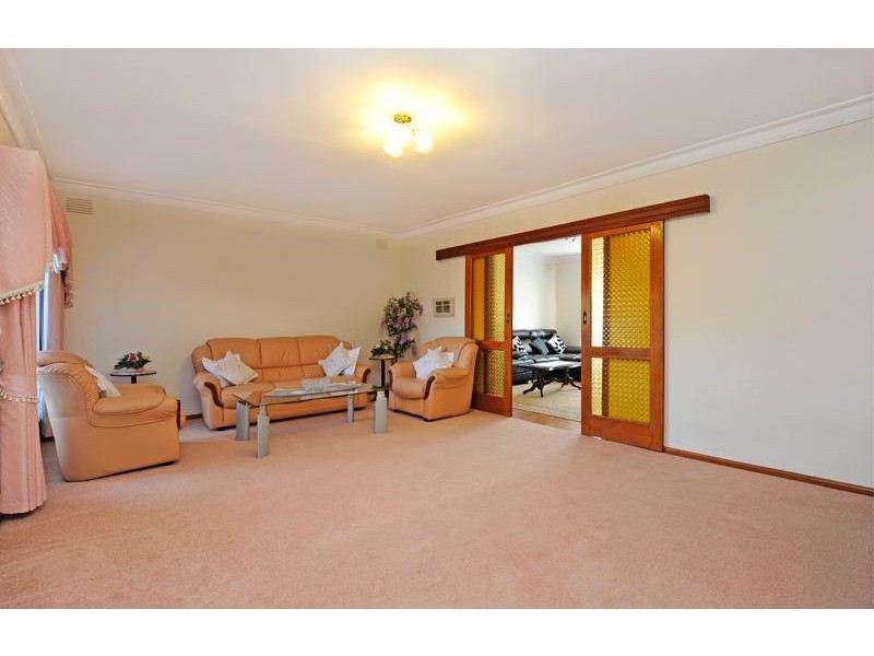 64 Queenscliff Road, Thomastown VIC 3074