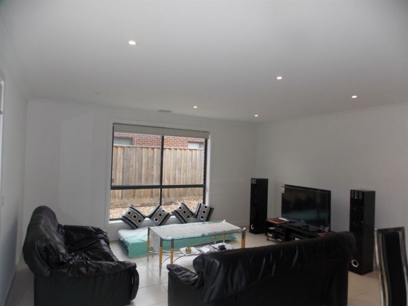 16 Kumara Circuit, South Morang VIC 3752