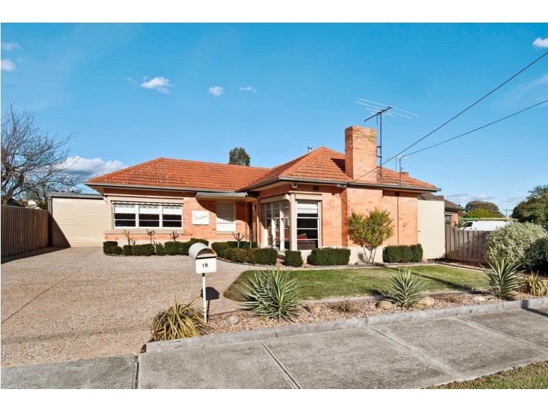 19 Gratwick Street, Lalor VIC 3075