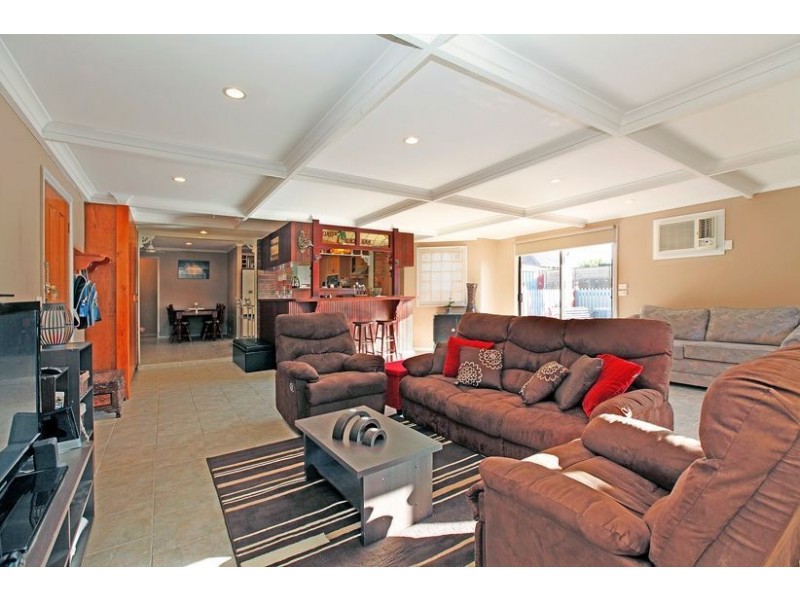 2 Stradella Close, Mill Park VIC 3082