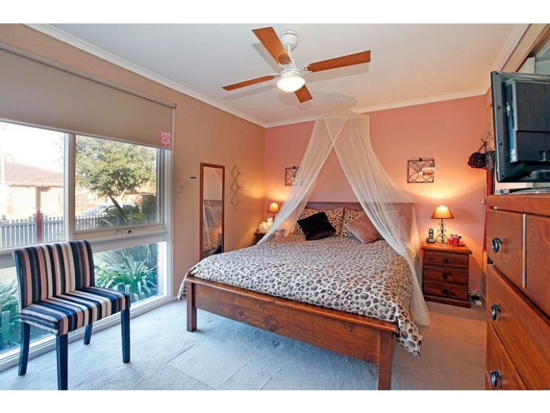 2 Stradella Close, Mill Park VIC 3082