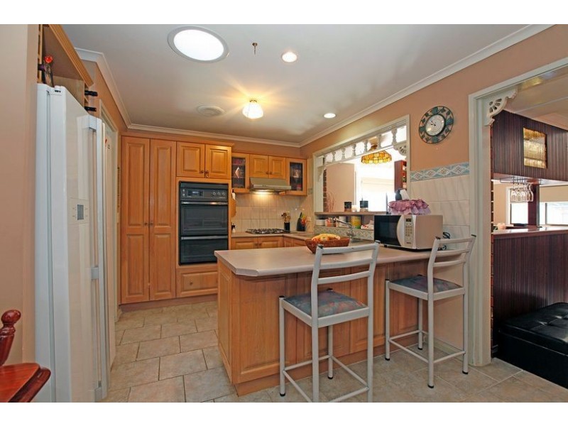 2 Stradella Close, Mill Park VIC 3082