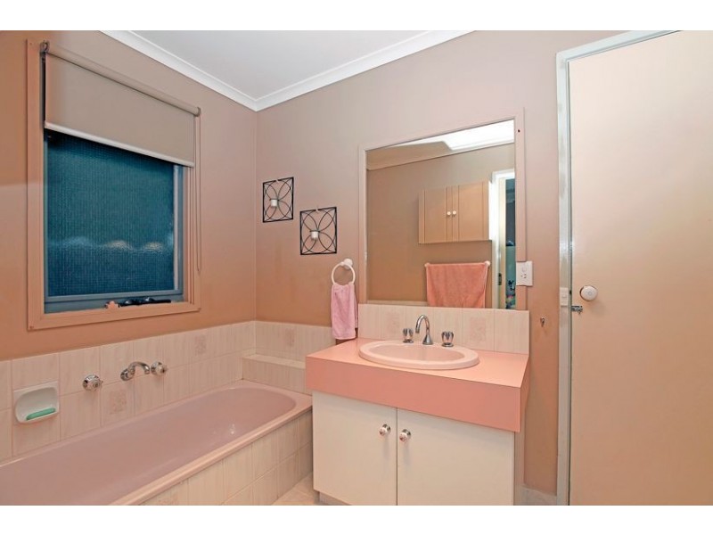 2 Stradella Close, Mill Park VIC 3082