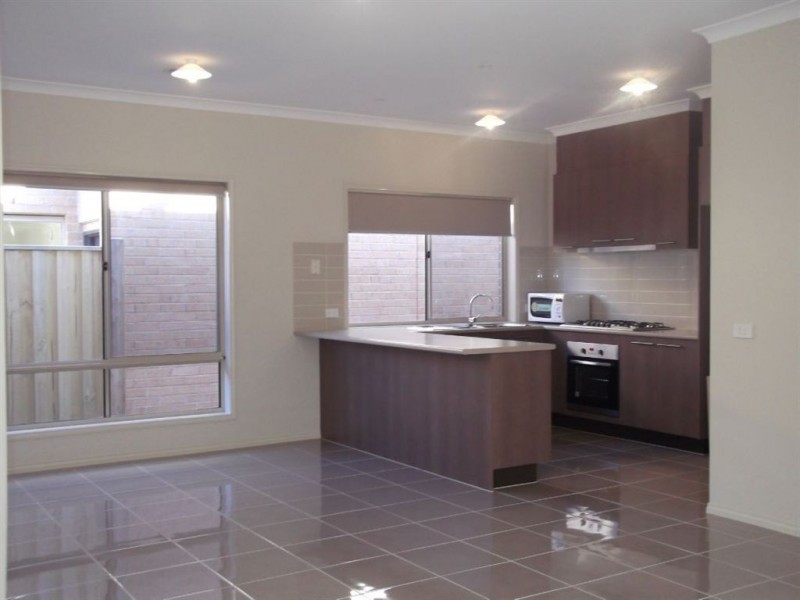 24 Stonegate Drive, Epping VIC 3076