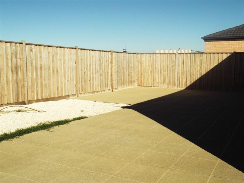 24 Stonegate Drive, Epping VIC 3076