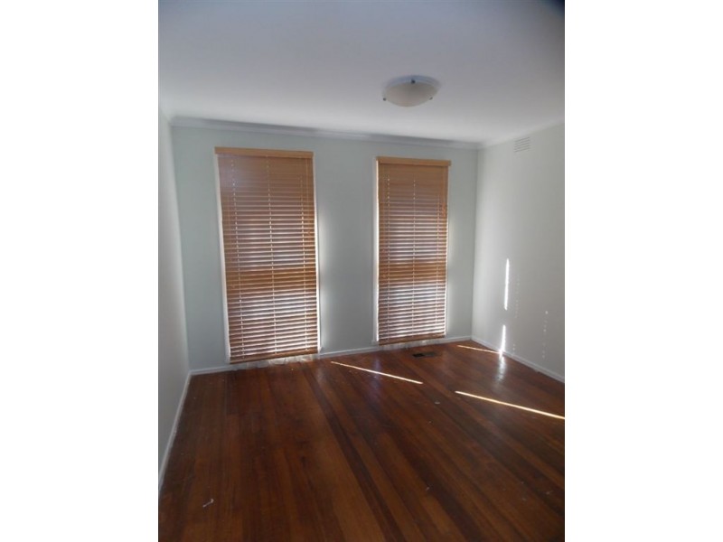 35 Savannah Crescent, Epping VIC 3076