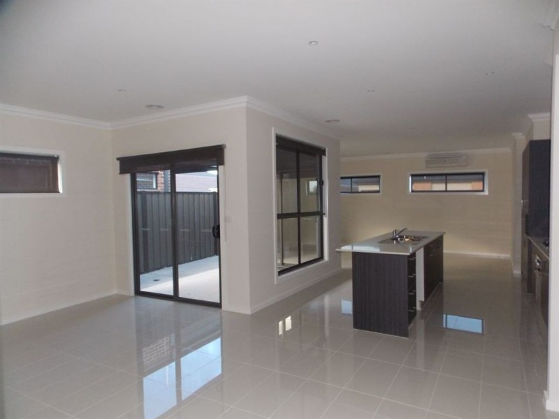 6 Creswick Drive, Wollert VIC 3750