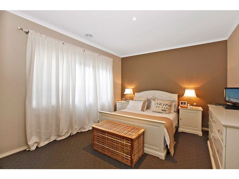 17 Starlight Gardens, Epping VIC 3076