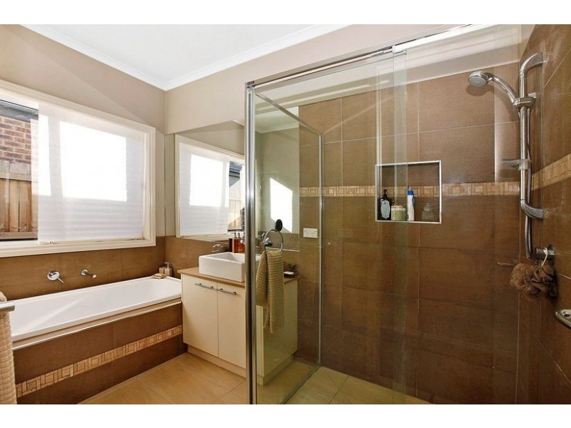 17 Starlight Gardens, Epping VIC 3076