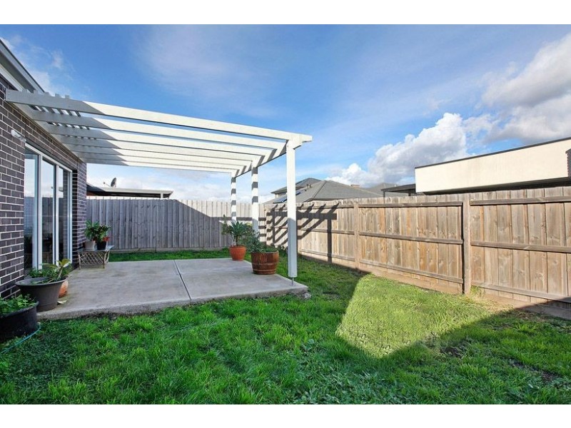 17 Starlight Gardens, Epping VIC 3076