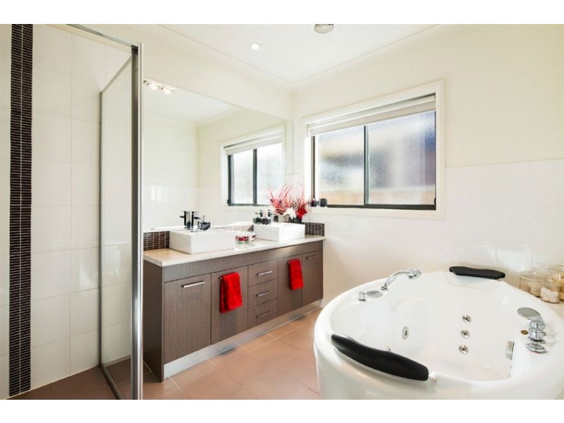 16 Romsey Street, Epping VIC 3076